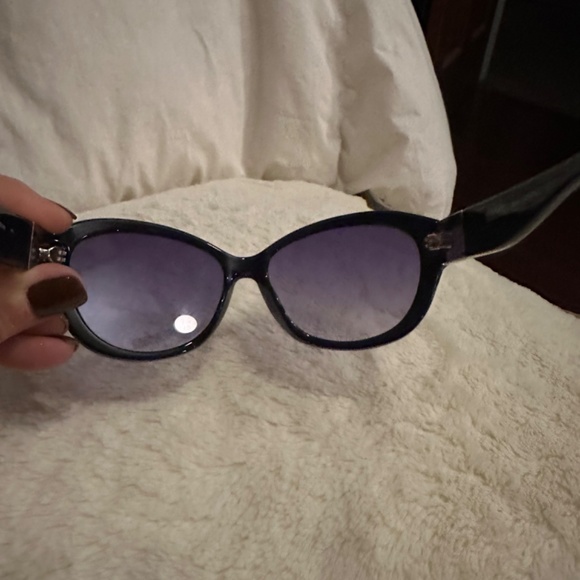 Michael Kors sunglasses - Picture 3 of 7